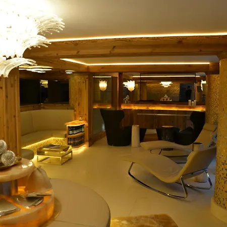 Chalet Chalet Luxueux Avec Espace Detente Et Spa A Courchevel - Fr-1-564-145