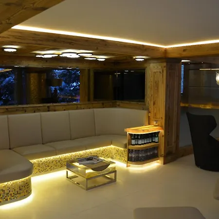 Chalet Luxueux Avec Espace Detente Et Spa A Courchevel - Fr-1-564-145 Courchevel