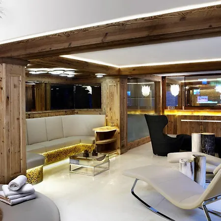 Chalet Luxueux Avec Espace Detente Et Spa A Courchevel - Fr-1-564-145 Chalet